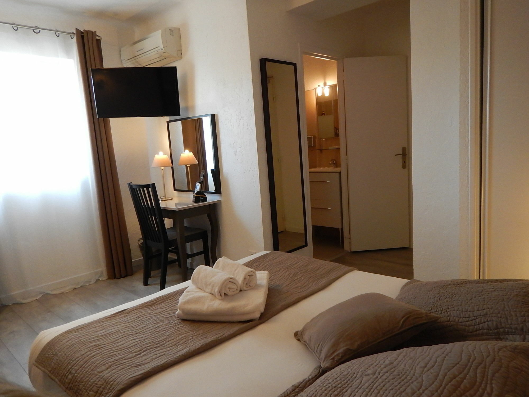 Hotel Miramar- Cap D'Antibes - La Garoupe Plage Экстерьер фото